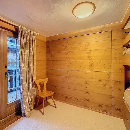 3br Medran 300m To Lifts Apartment *